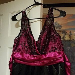 Black/pink formal dress